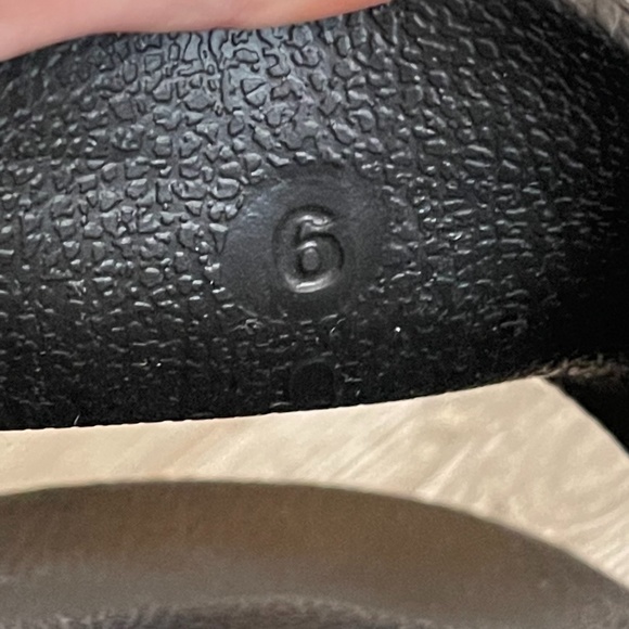 ADIDAS Women’s Black Striped  Rubber Slides - Picture 7 of 7